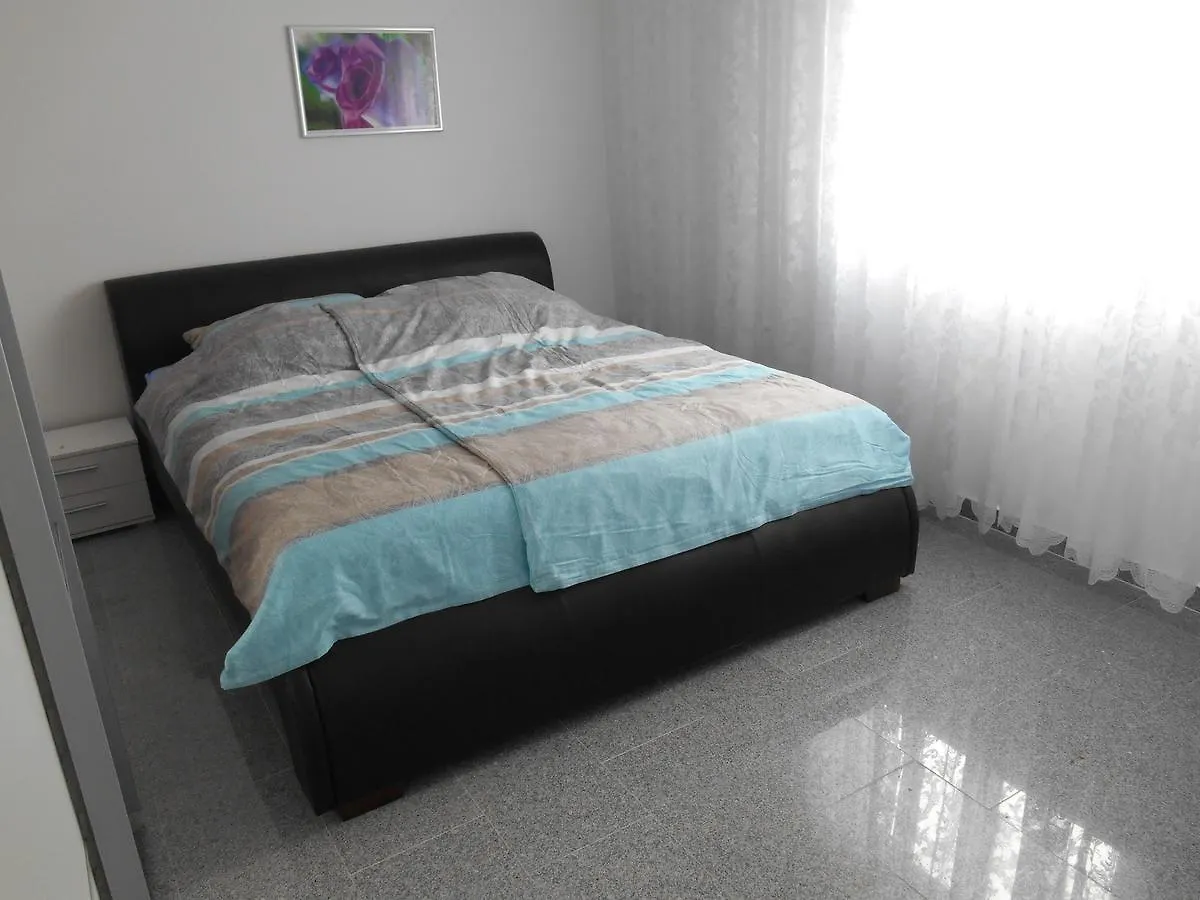Apartments Diana Smrika